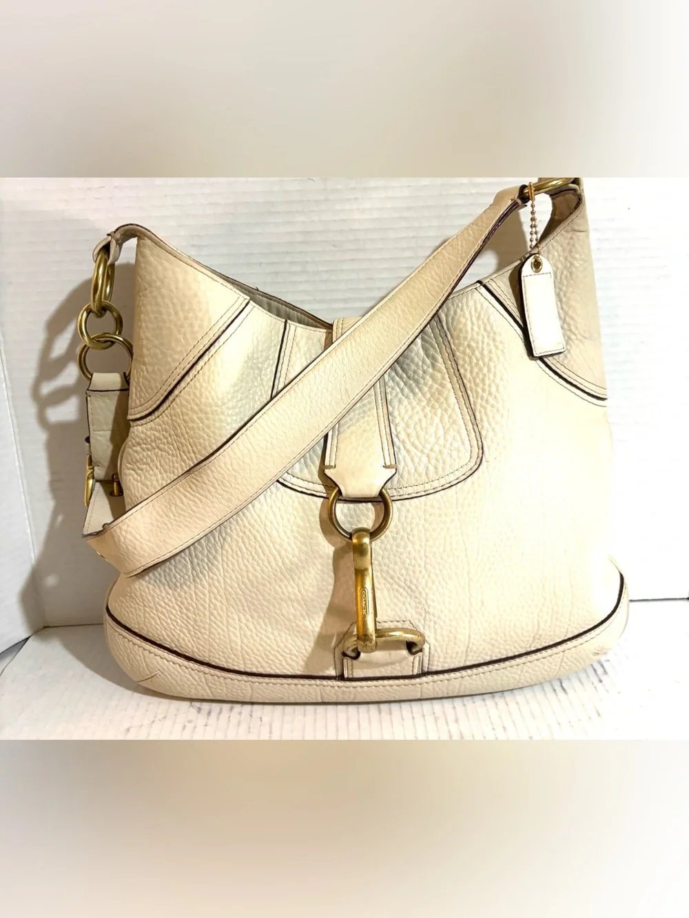Coach vintage Cream Pebbled Leather Hobo bag with Brass Hardware